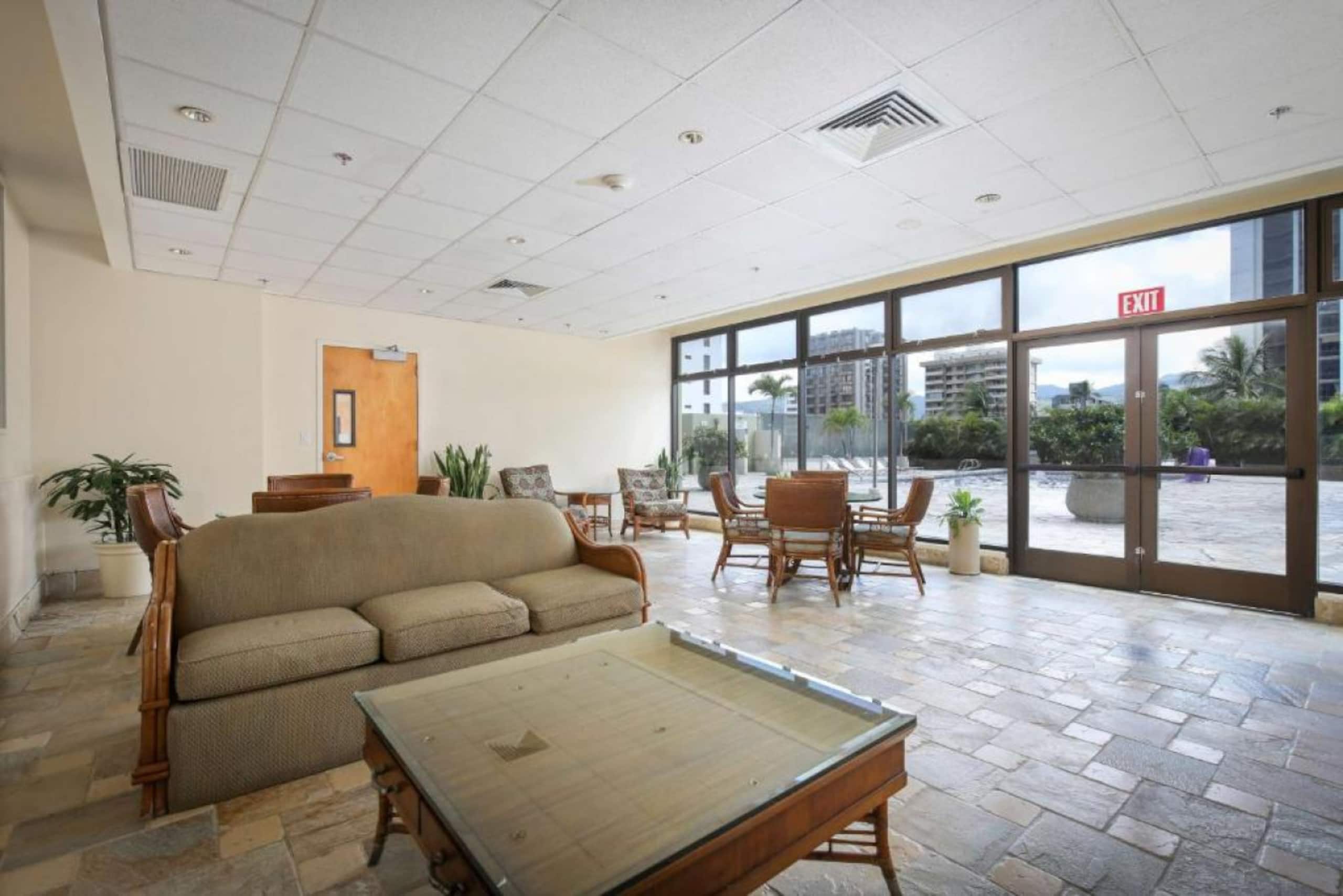 Hotel in Honolulu · ★4.89 · 1 bedroom · 2 beds · 1 private bath - Image 17