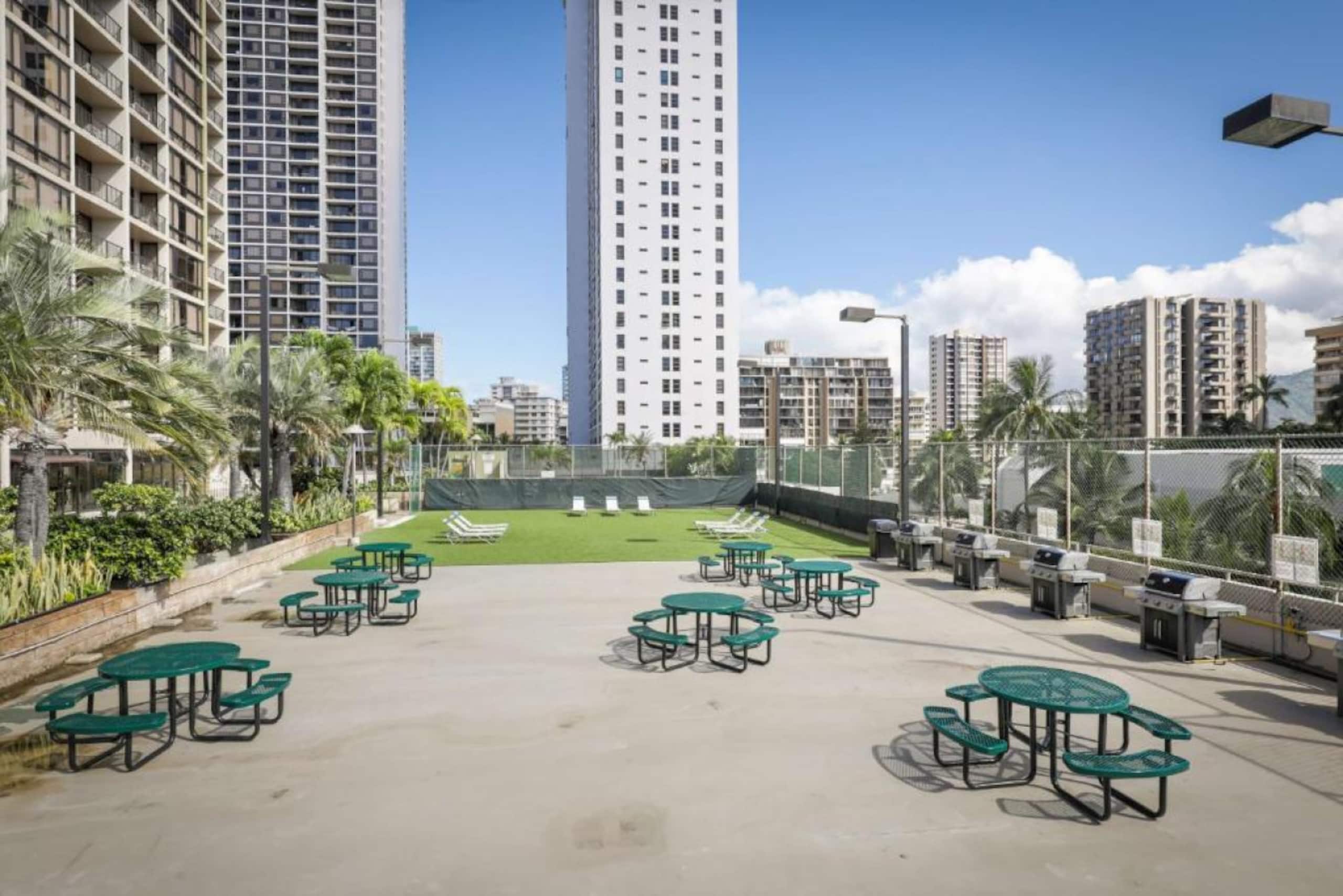Hotel in Honolulu · ★4.89 · 1 bedroom · 2 beds · 1 private bath - Image 24