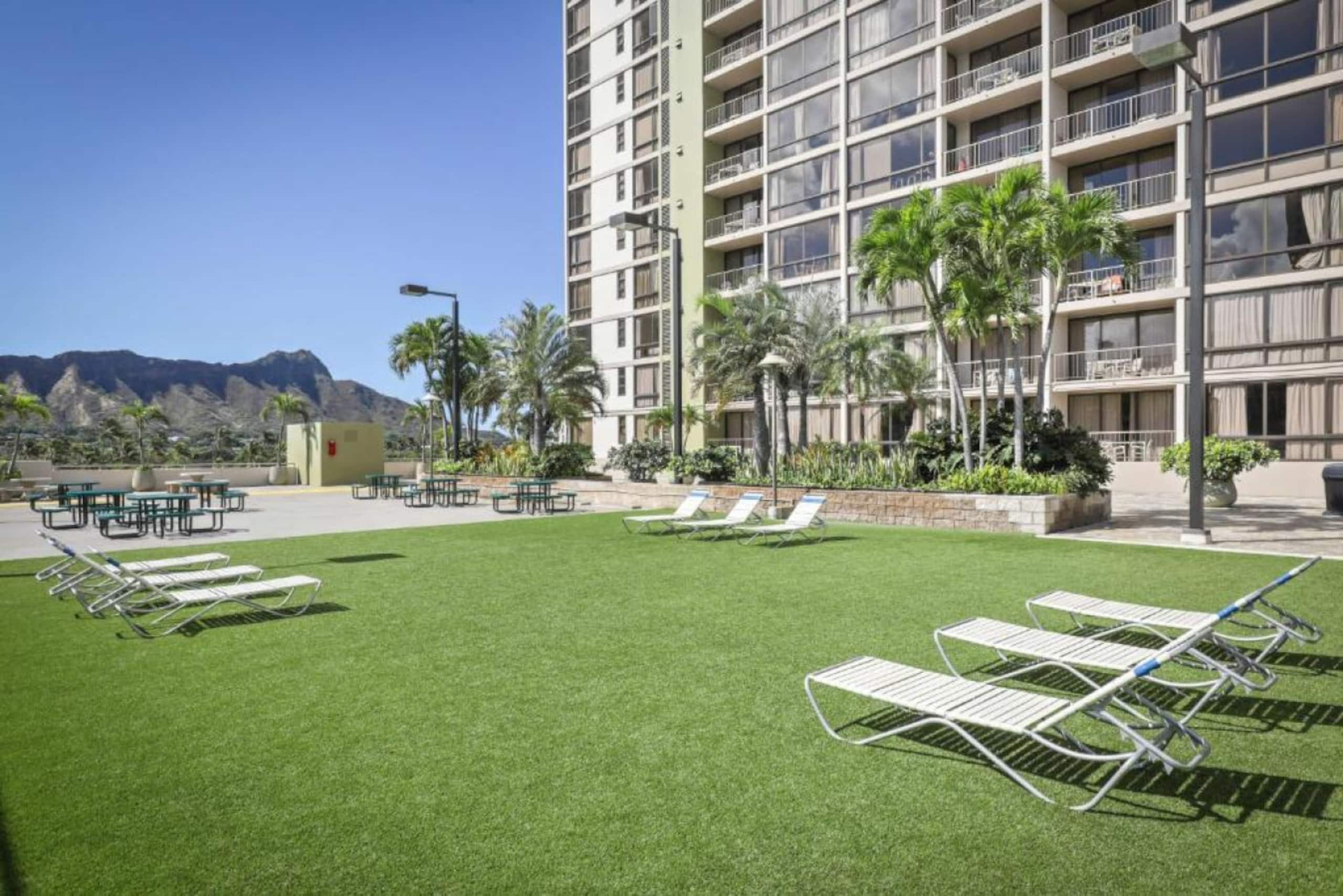 Hotel in Honolulu · ★4.89 · 1 bedroom · 2 beds · 1 private bath - Image 23