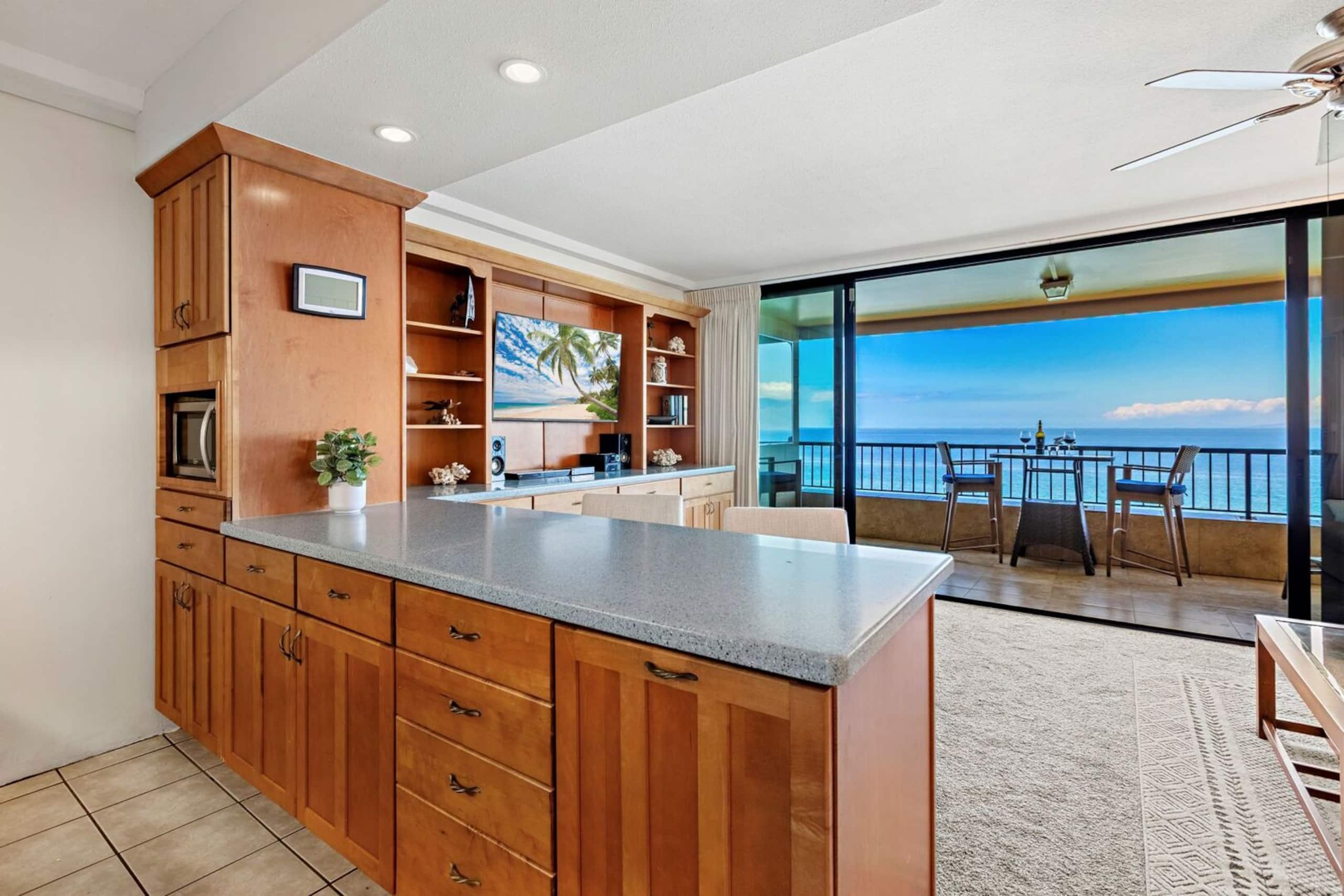 Condo in Lahaina · ★4.75 · 1 bedroom · 2 beds · 1 private bath - Image 23