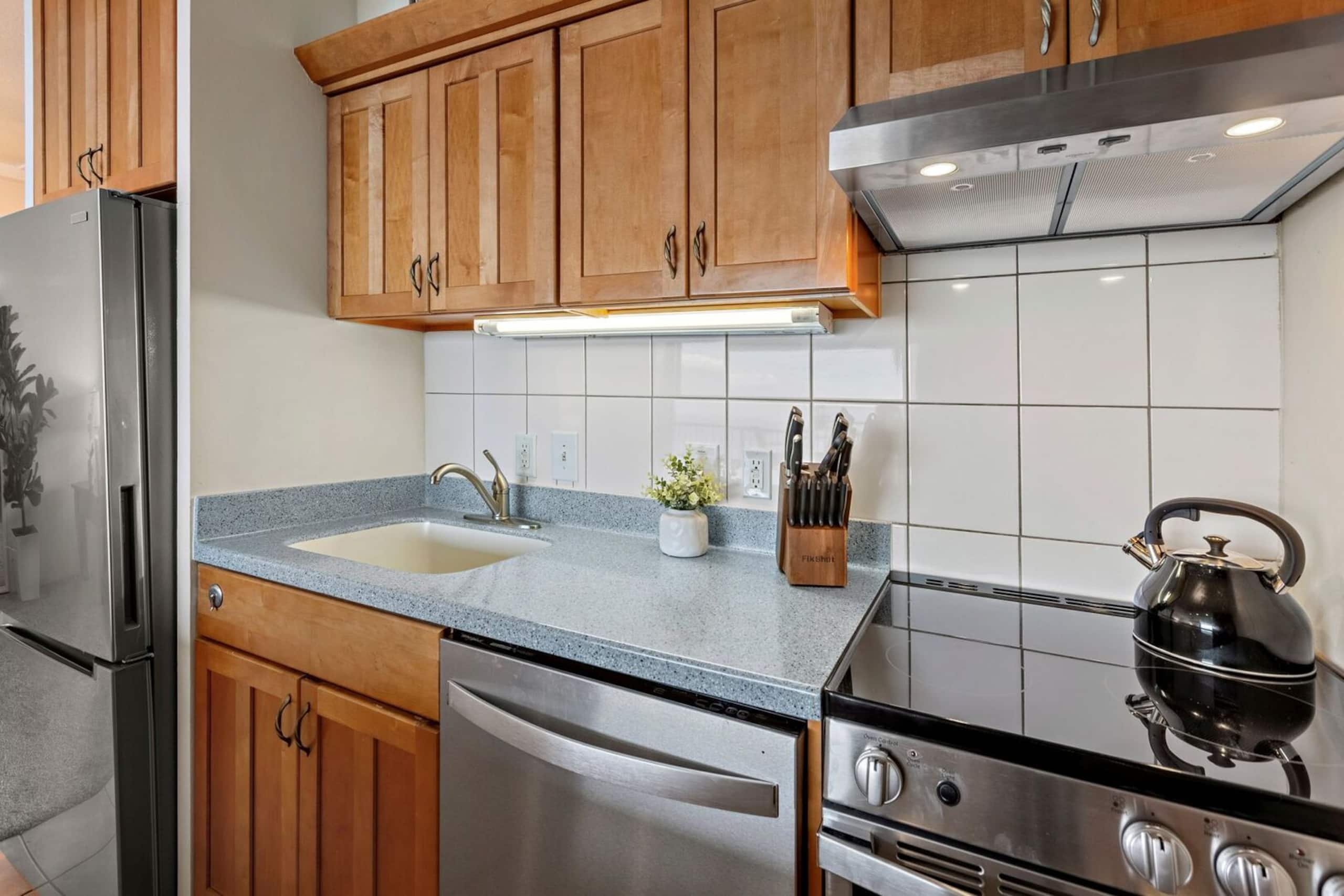 Condo in Lahaina · ★4.75 · 1 bedroom · 2 beds · 1 private bath - Image 21