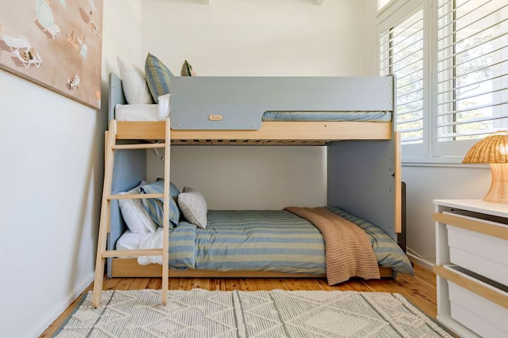 საძინებელი 4