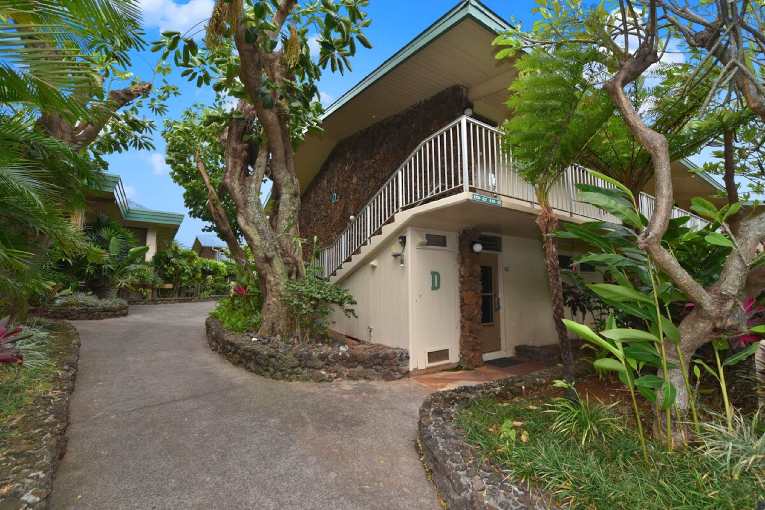 Condo in Lahaina · ★4.71 · 1 bedroom · 3 beds · 1 bath - Image 24