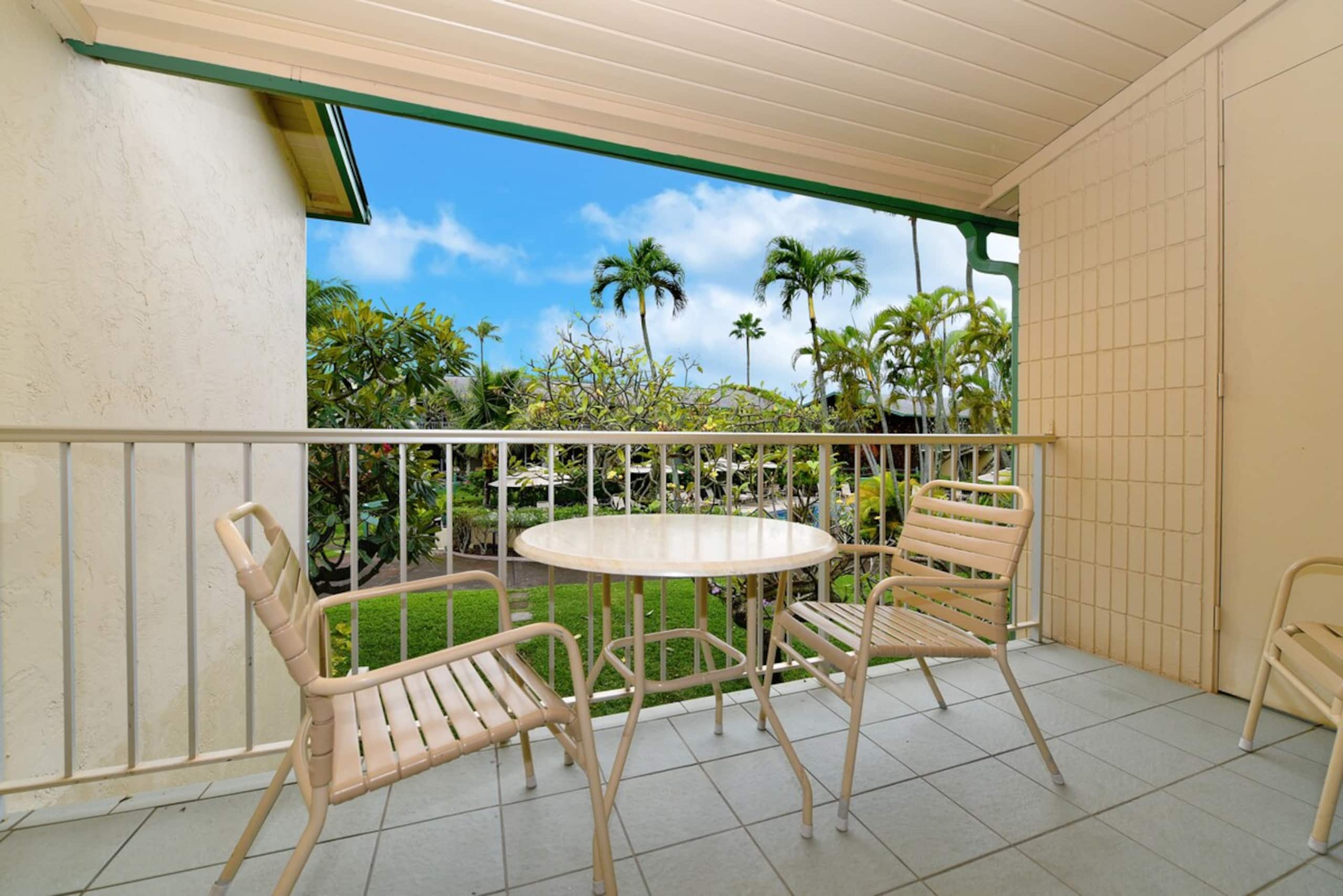 Condo in Lahaina · ★4.71 · 1 bedroom · 3 beds · 1 bath - Image 9