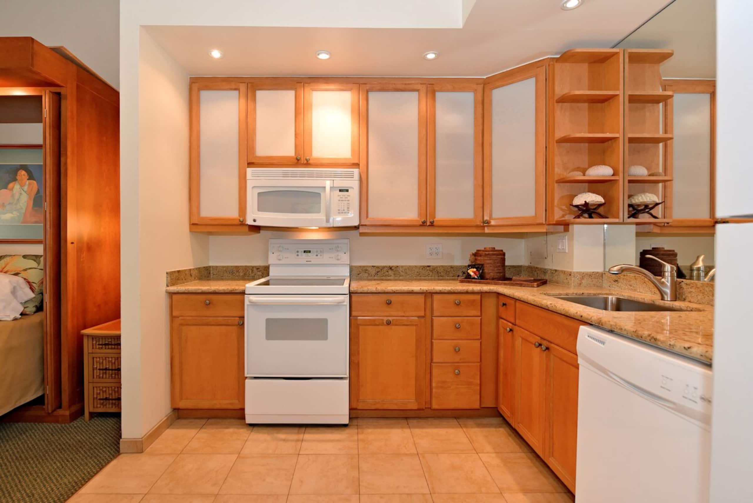 Condo in Lahaina · ★4.71 · 1 bedroom · 3 beds · 1 bath - Image 17