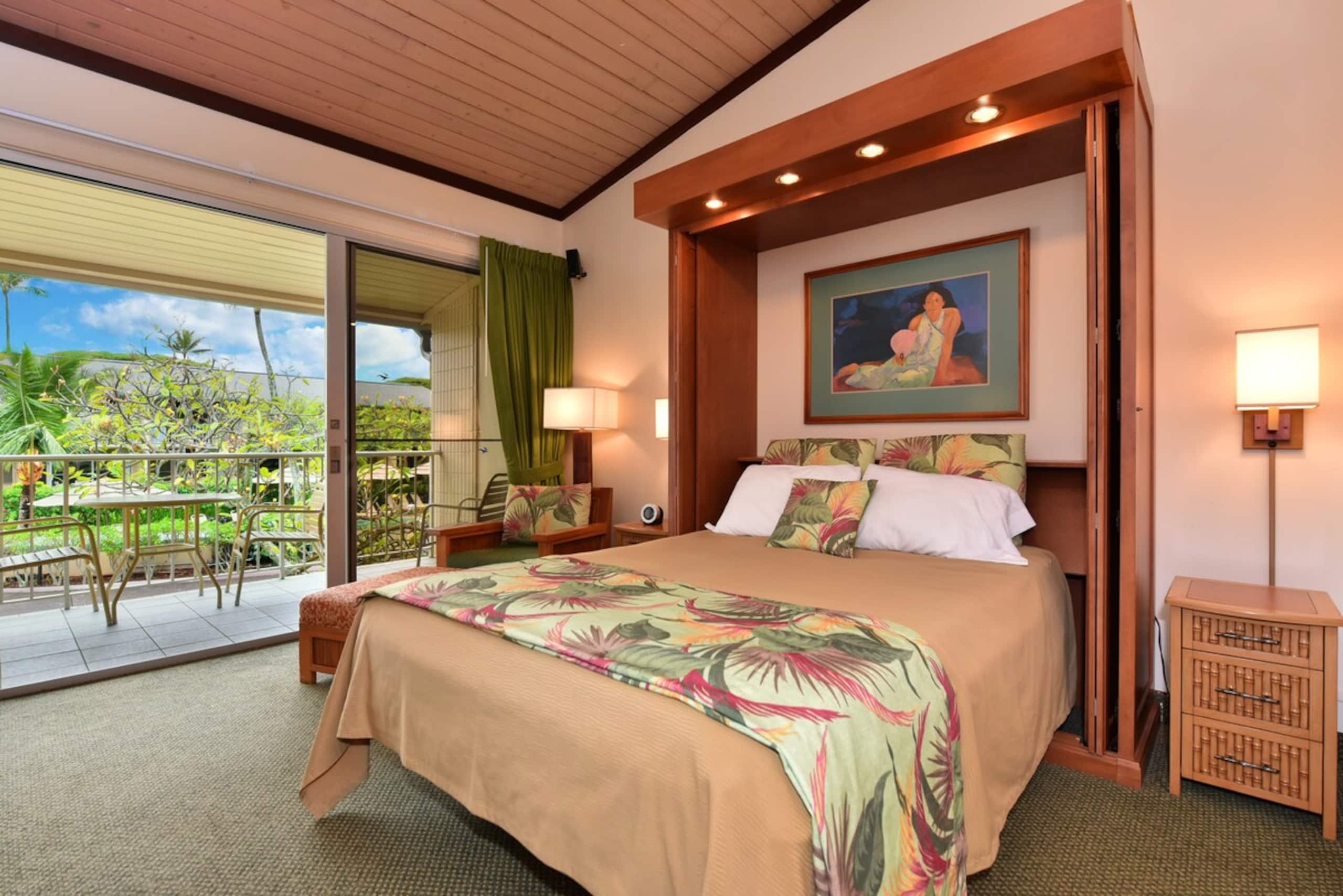 Condo in Lahaina · ★4.71 · 1 bedroom · 3 beds · 1 bath - Image 2