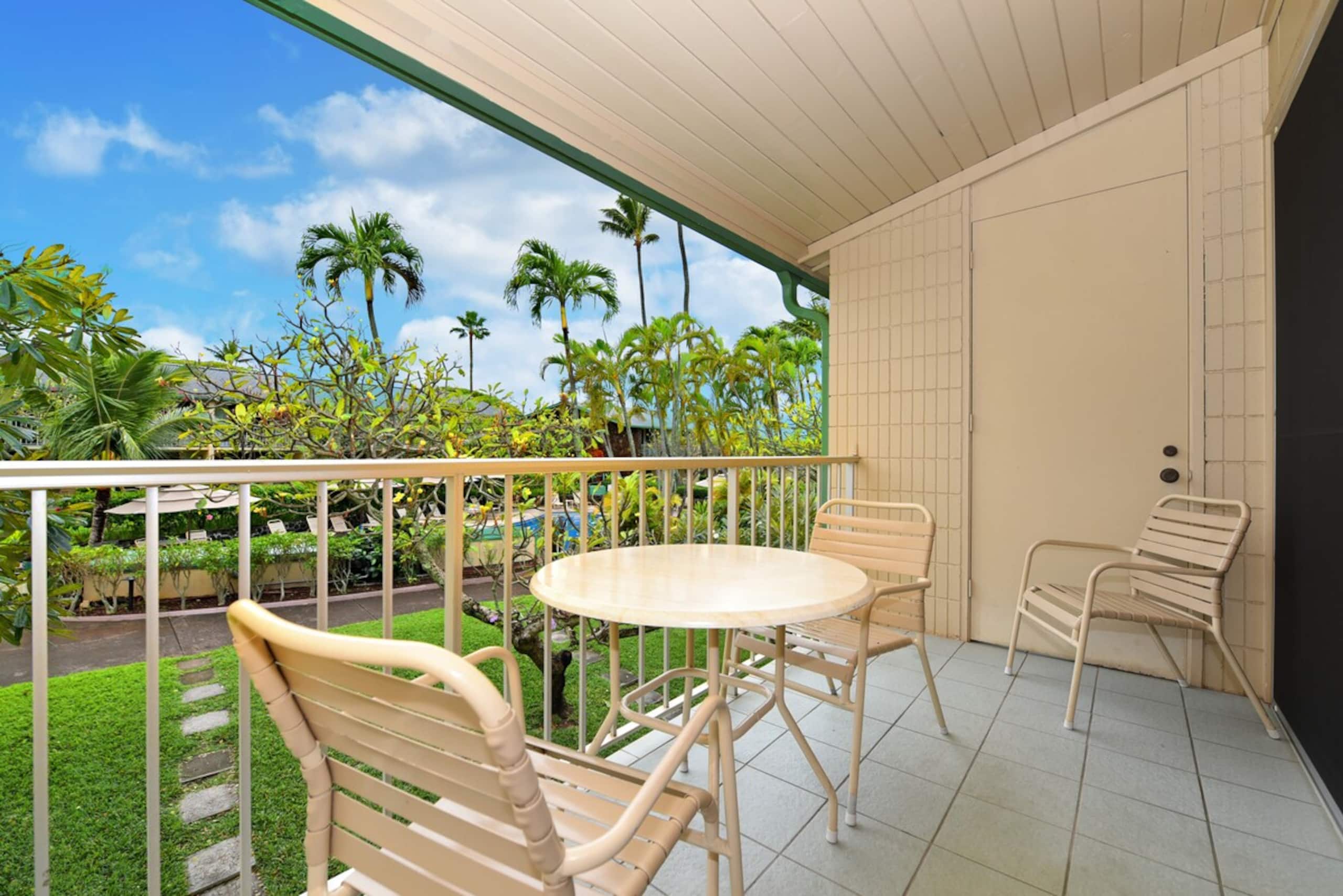 Condo in Lahaina · ★4.71 · 1 bedroom · 3 beds · 1 bath - Image 1