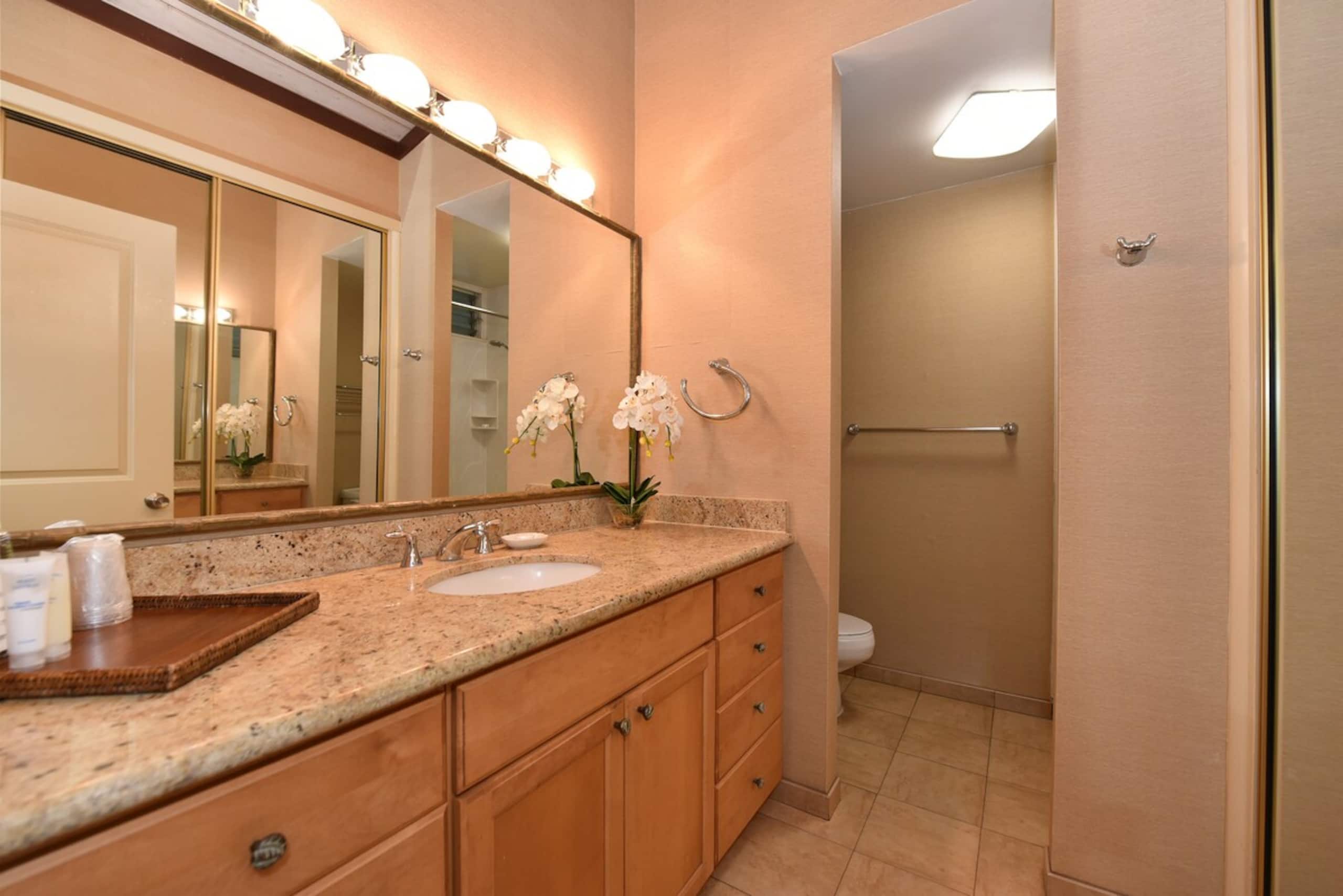 Condo in Lahaina · ★4.71 · 1 bedroom · 3 beds · 1 bath - Image 7