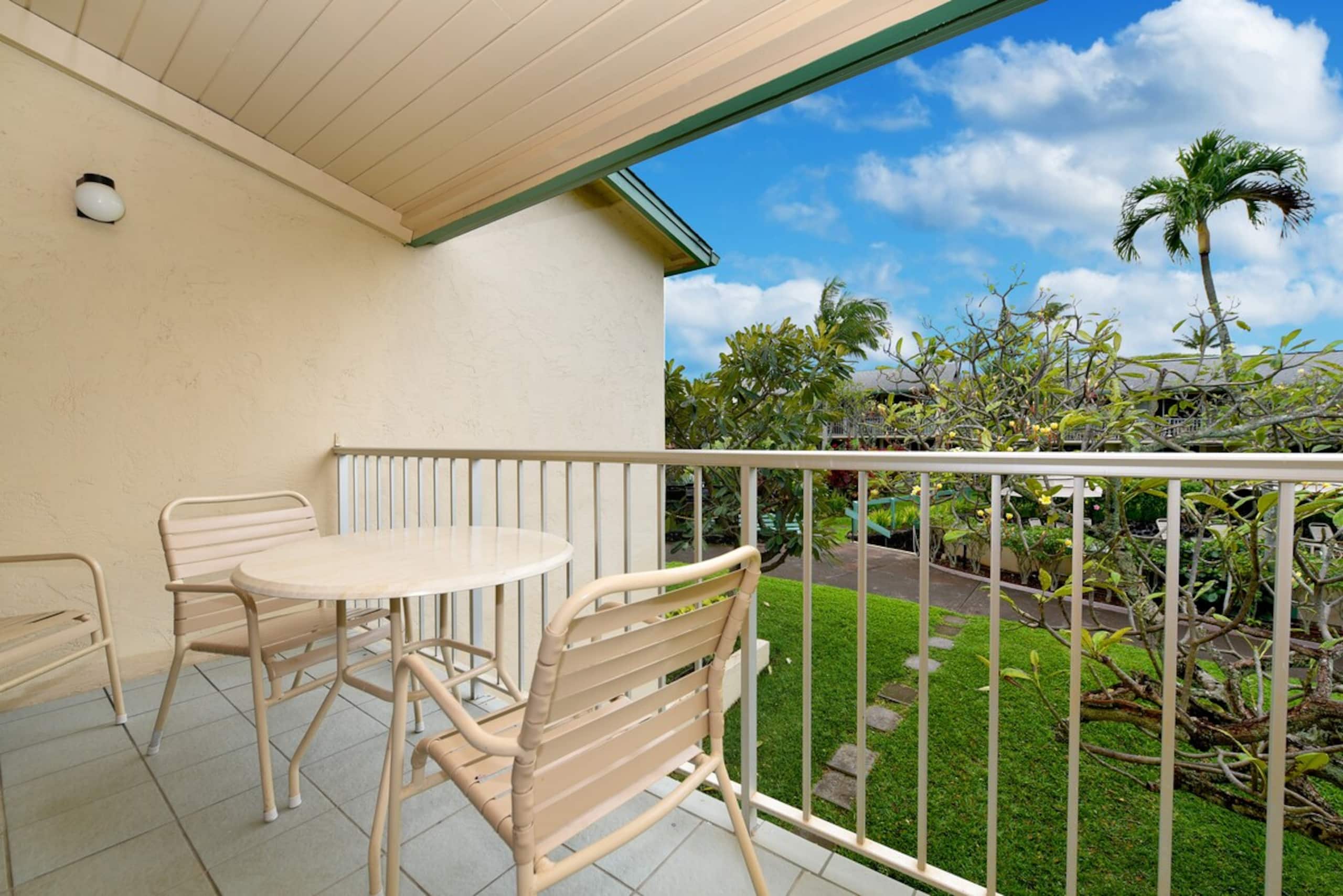 Condo in Lahaina · ★4.71 · 1 bedroom · 3 beds · 1 bath - Image 8
