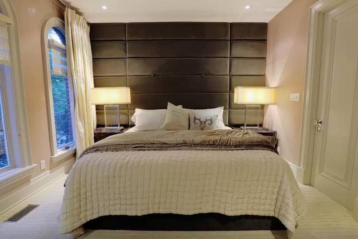 غرفة النوم الرئيسية