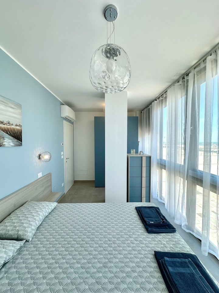 Elegant With Two Bedrooms,two Balcony And Sea View - Pesaro