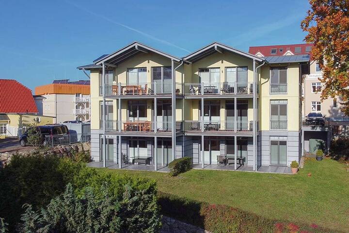 Villa Bergfrieden Süd Fewo1: Terrasse - Thiessow