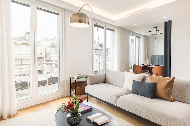 Homeclub | Modern Penthouse With Double Terrace - San Sebastian