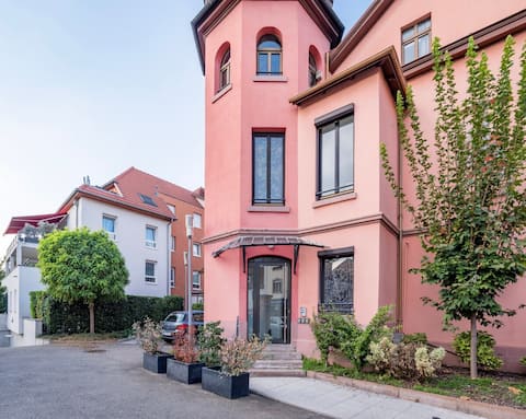 15 min Downtown - Le Manoir Ground Floor - WIFI