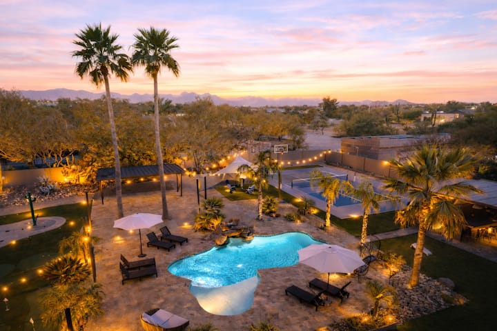 Massive Estate, Pickle Ball, Splash Pad, Mini Golf - Arizona