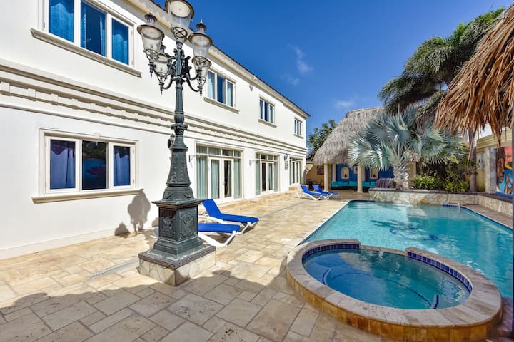 Luxury Villa With Pool • Sleeps 20 • Palm Beach - Aruba