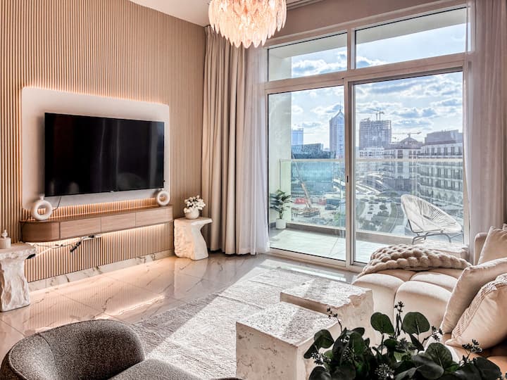 Luxe 2br | Pool And Gym | Walk To Miracle Garden - Dubai