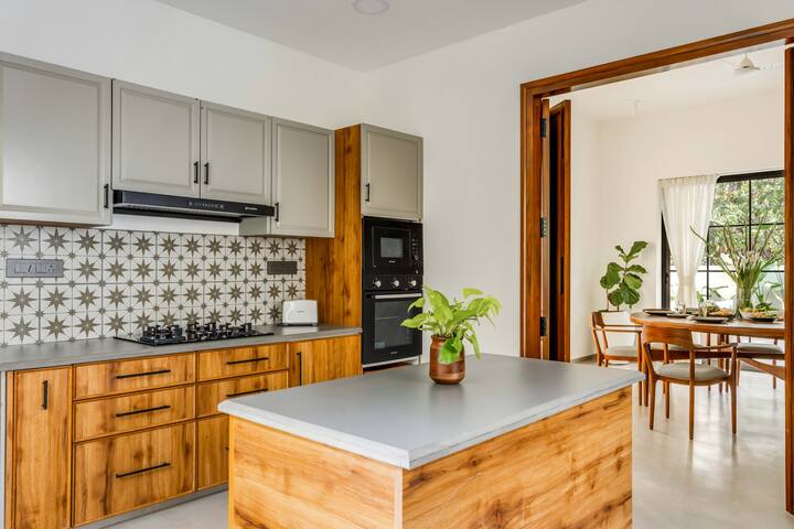 Full kitchen image 1
