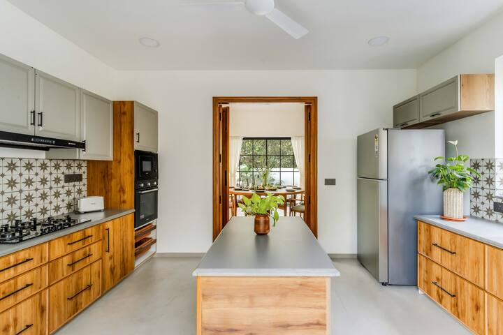 Full kitchen image 3