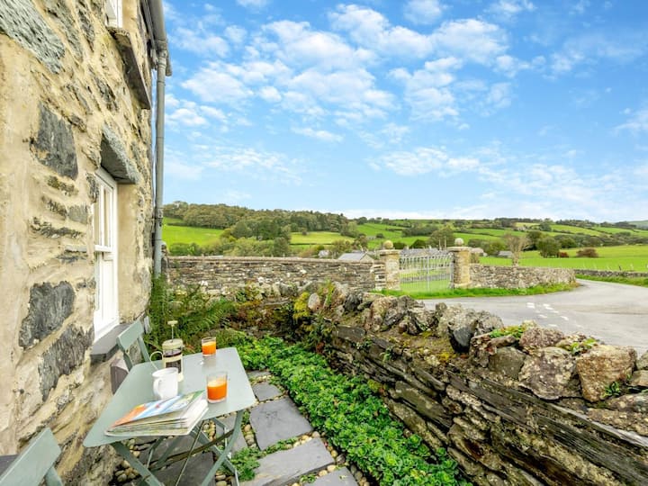 2 Bed In Betws -Y- Coed (Oc-skn03) - Penrhyndeudraeth