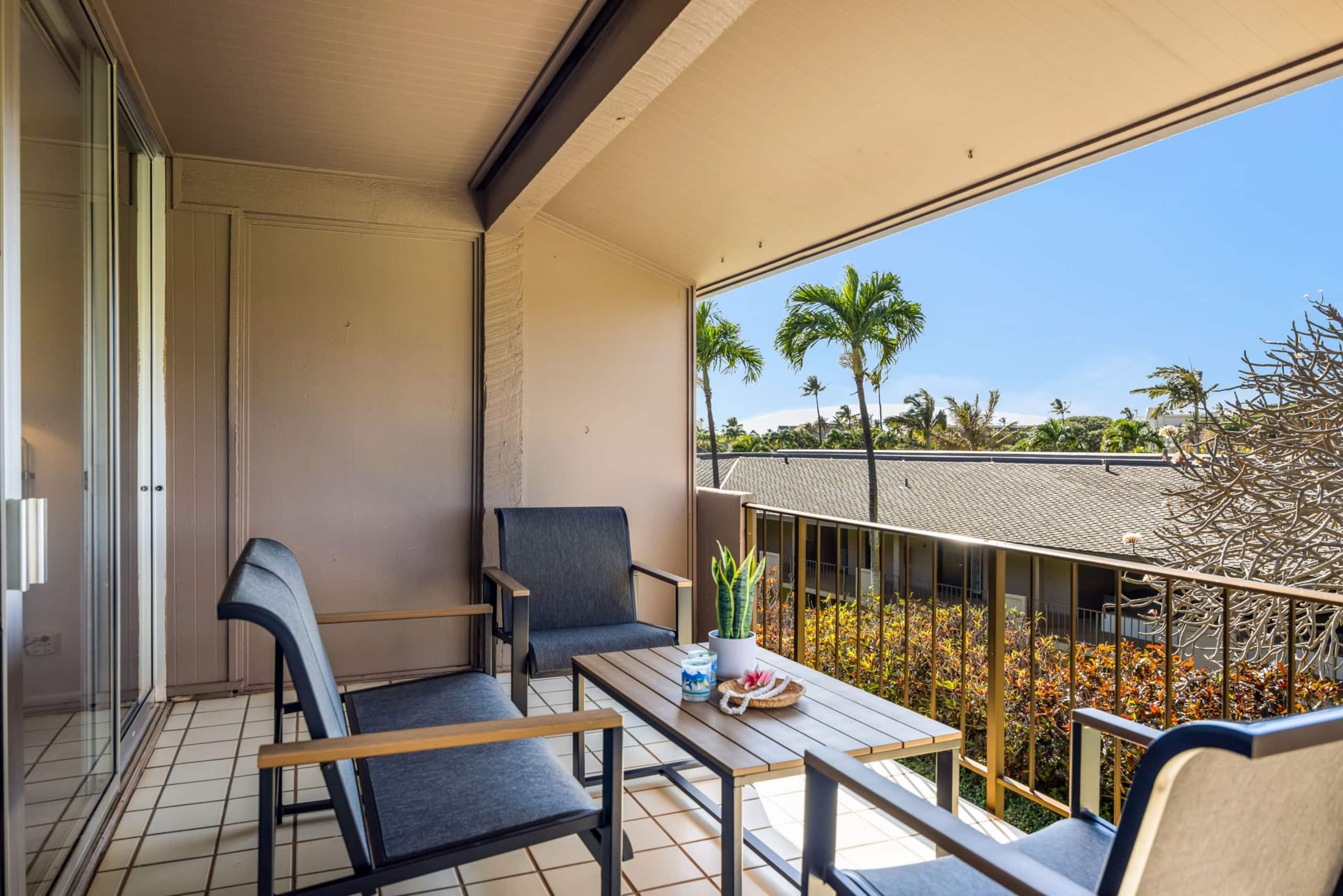 Condo in Lahaina · ★4.83 · 2 bedrooms · 3 beds · 2 baths - Image 37