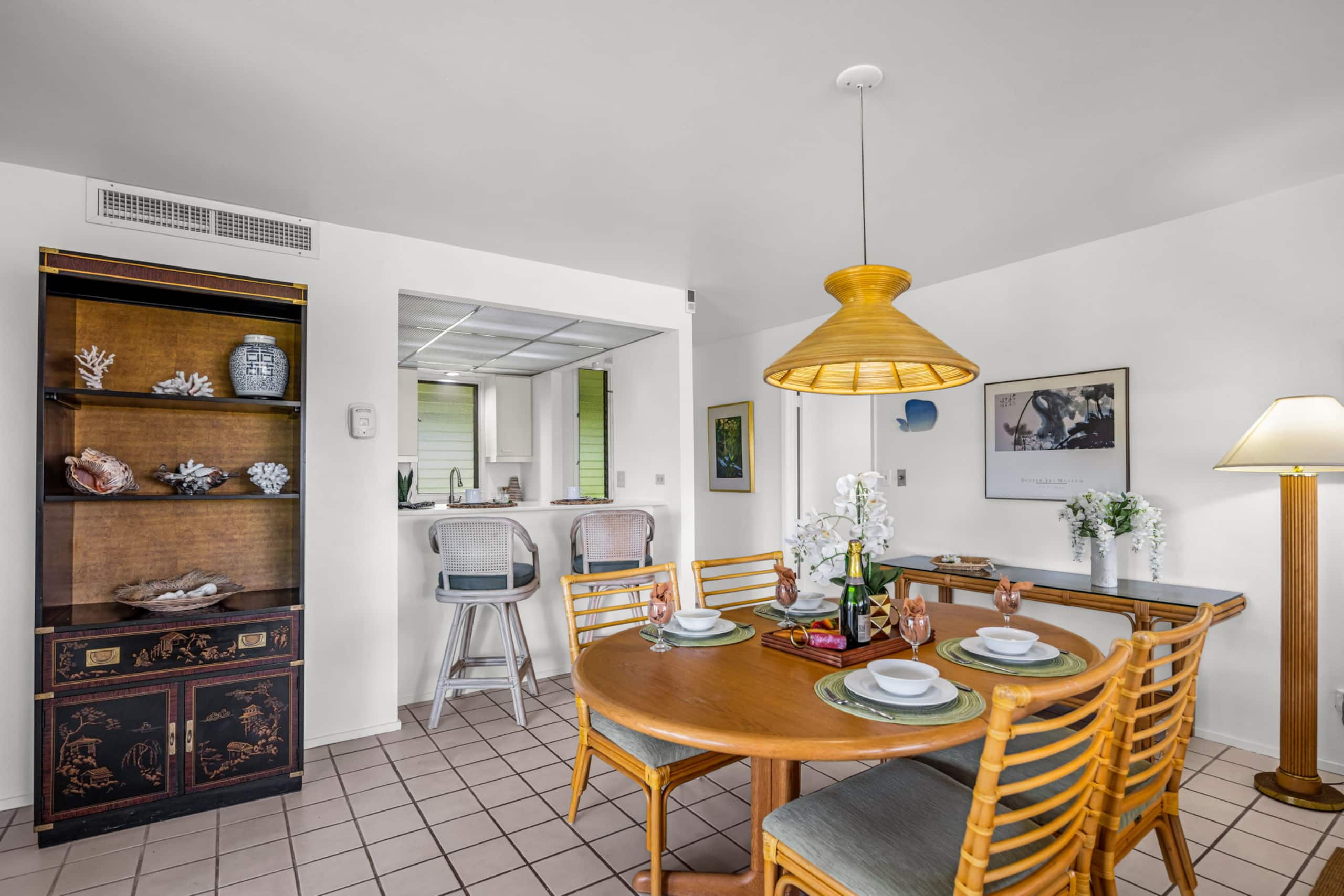 Condo in Lahaina · ★4.83 · 2 bedrooms · 3 beds · 2 baths - Image 11