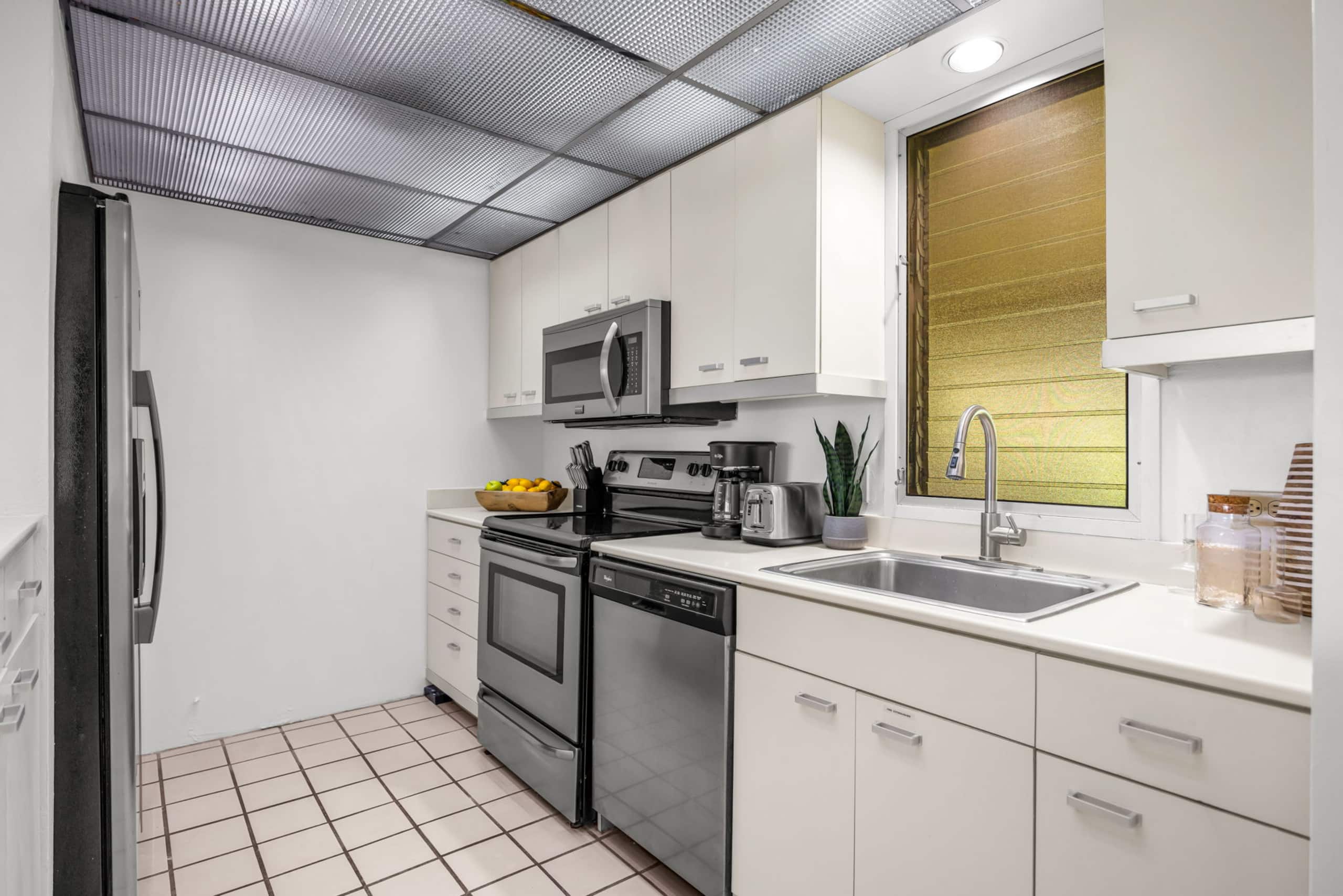 Condo in Lahaina · ★4.83 · 2 bedrooms · 3 beds · 2 baths - Image 6