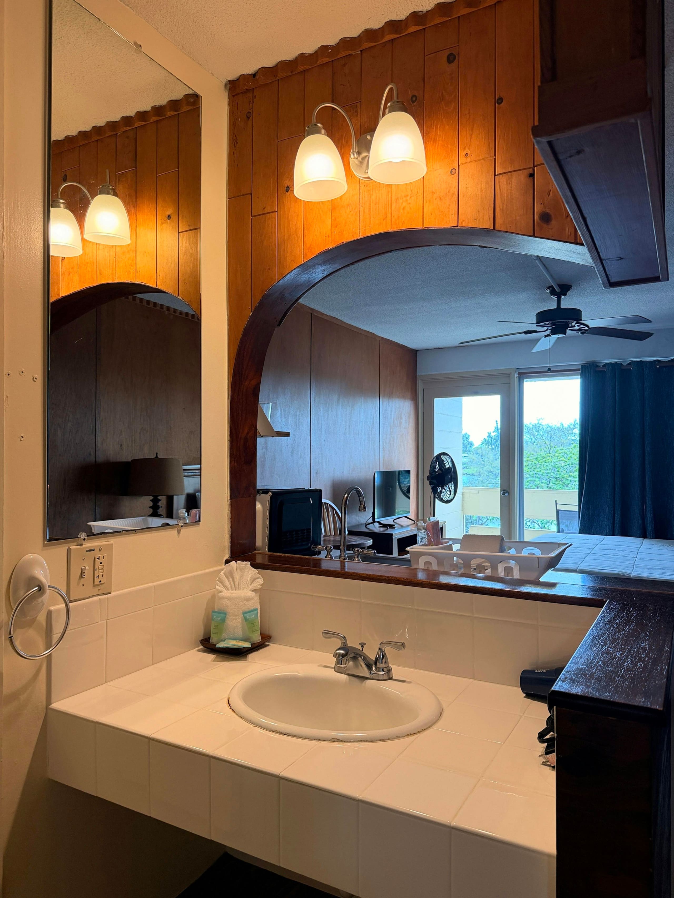 Hotel in Hilo · ★5.0 · 1 bedroom · 1 bed · 1 private bath - Image 4