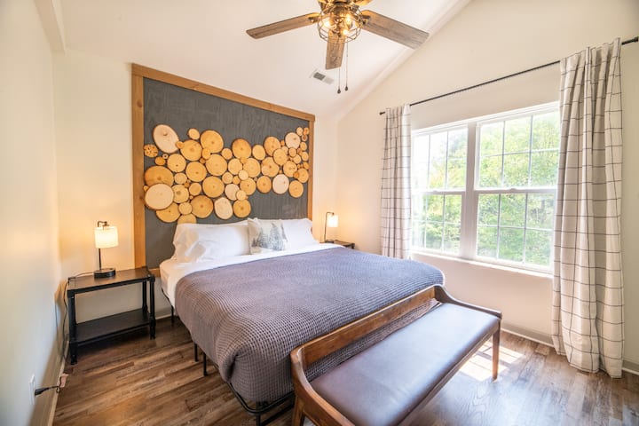 واحدة من غرف نوم دريم بير المريحة