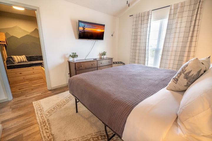 واحدة من غرف نوم دريم بير المريحة