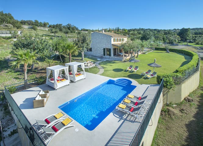 Villa Siquier – Luxury Retreat With Mountain Views