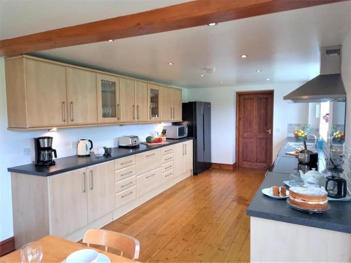 6 Bed In Llandovery (Oc-82441) - Llandovery