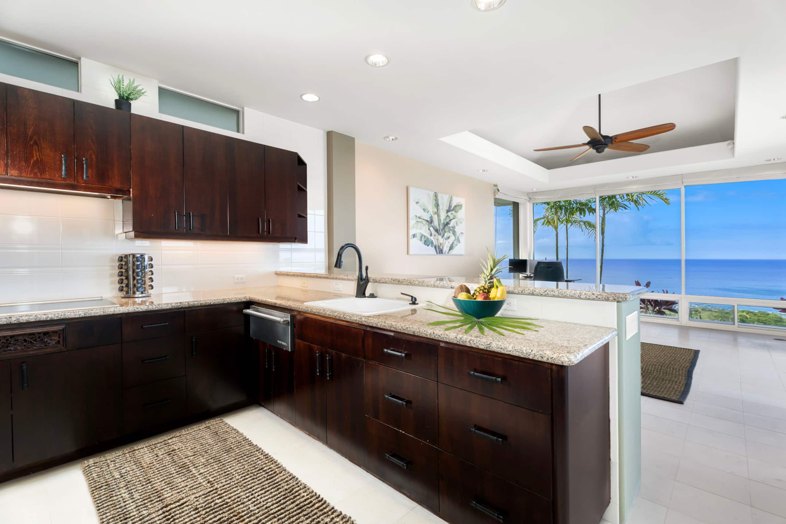 Home in Kailua-Kona · ★5.0 · 3 bedrooms · 5 beds · 3.5 baths - Image 35