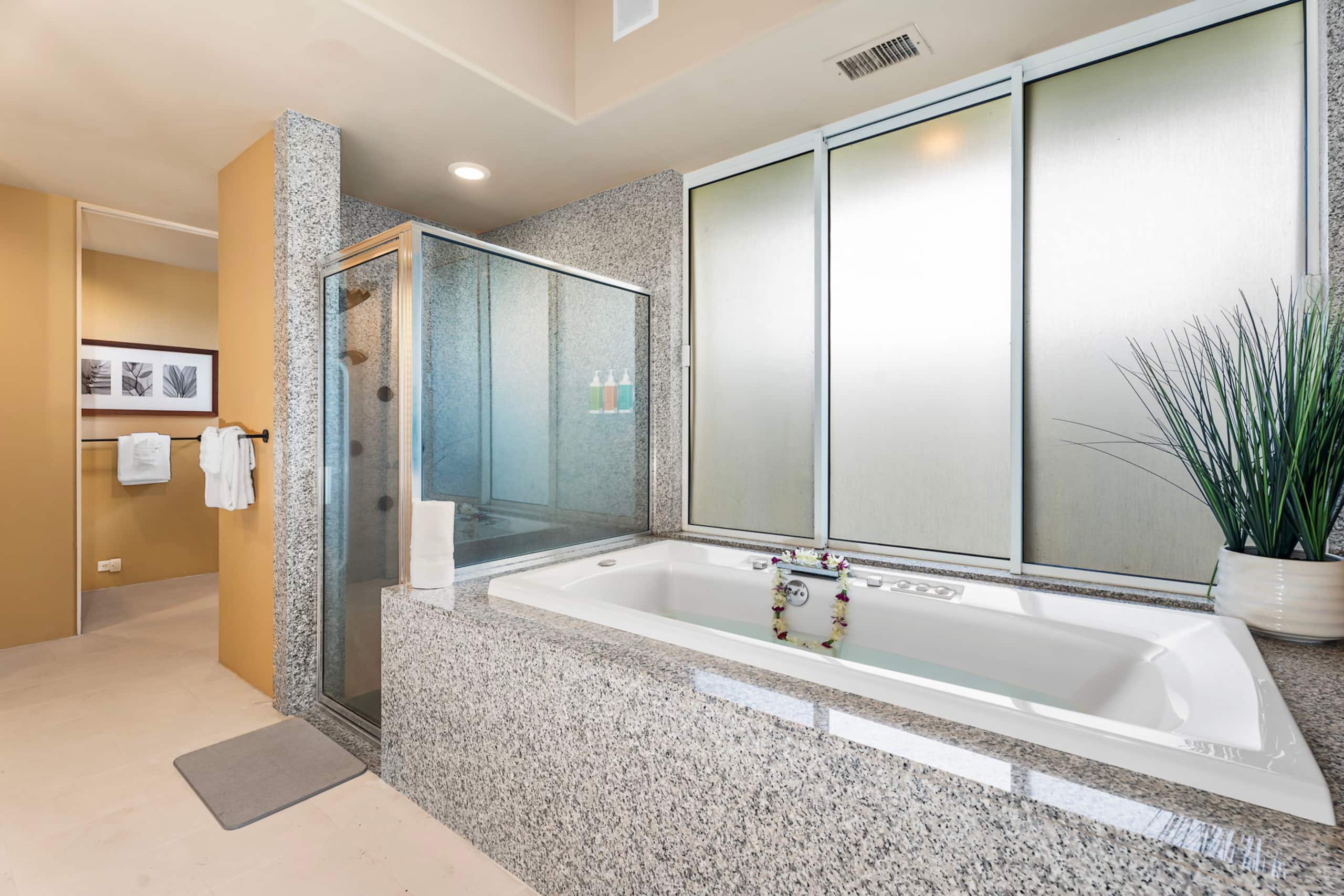 Home in Kailua-Kona · ★5.0 · 3 bedrooms · 5 beds · 3.5 baths - Image 8
