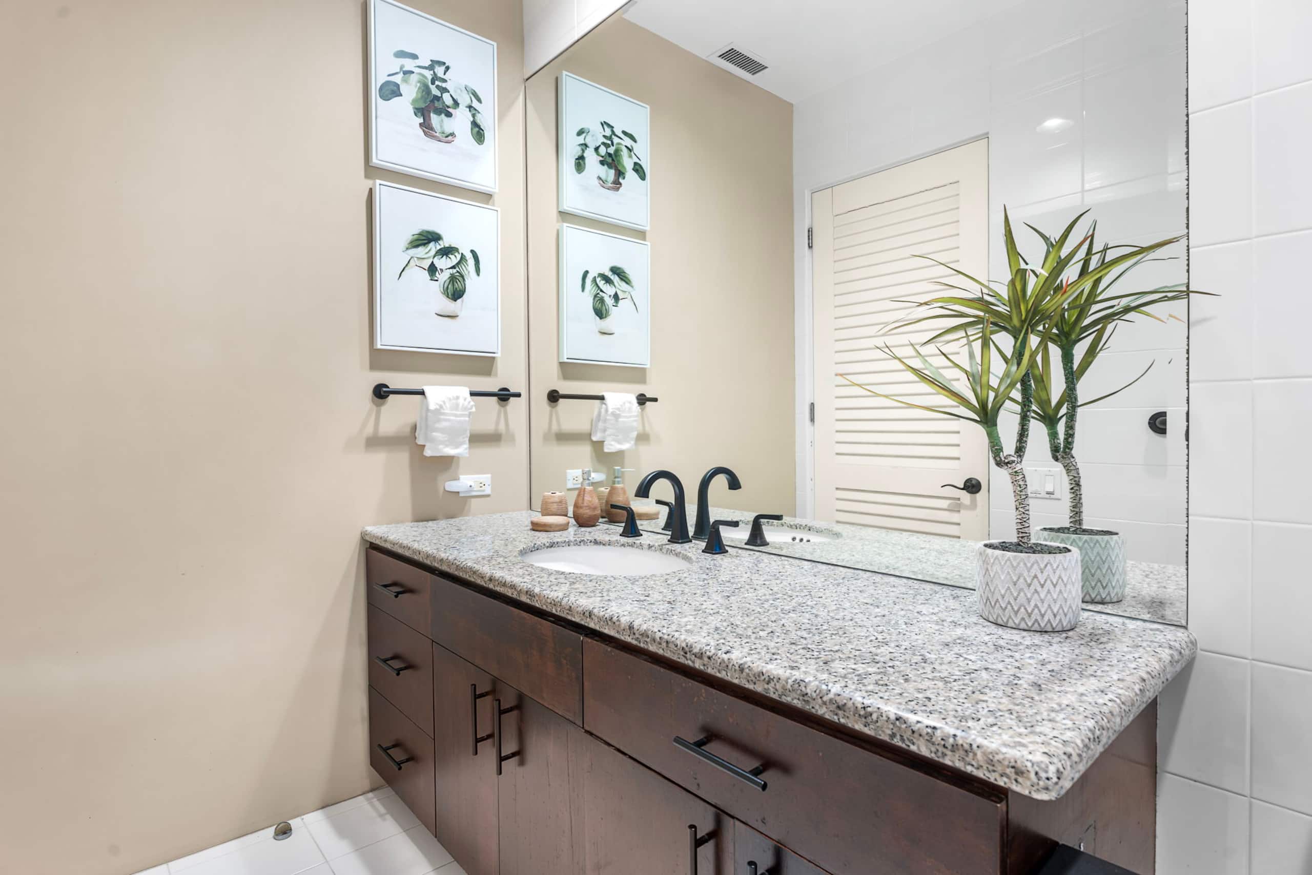 Home in Kailua-Kona · ★5.0 · 3 bedrooms · 5 beds · 3.5 baths - Image 15