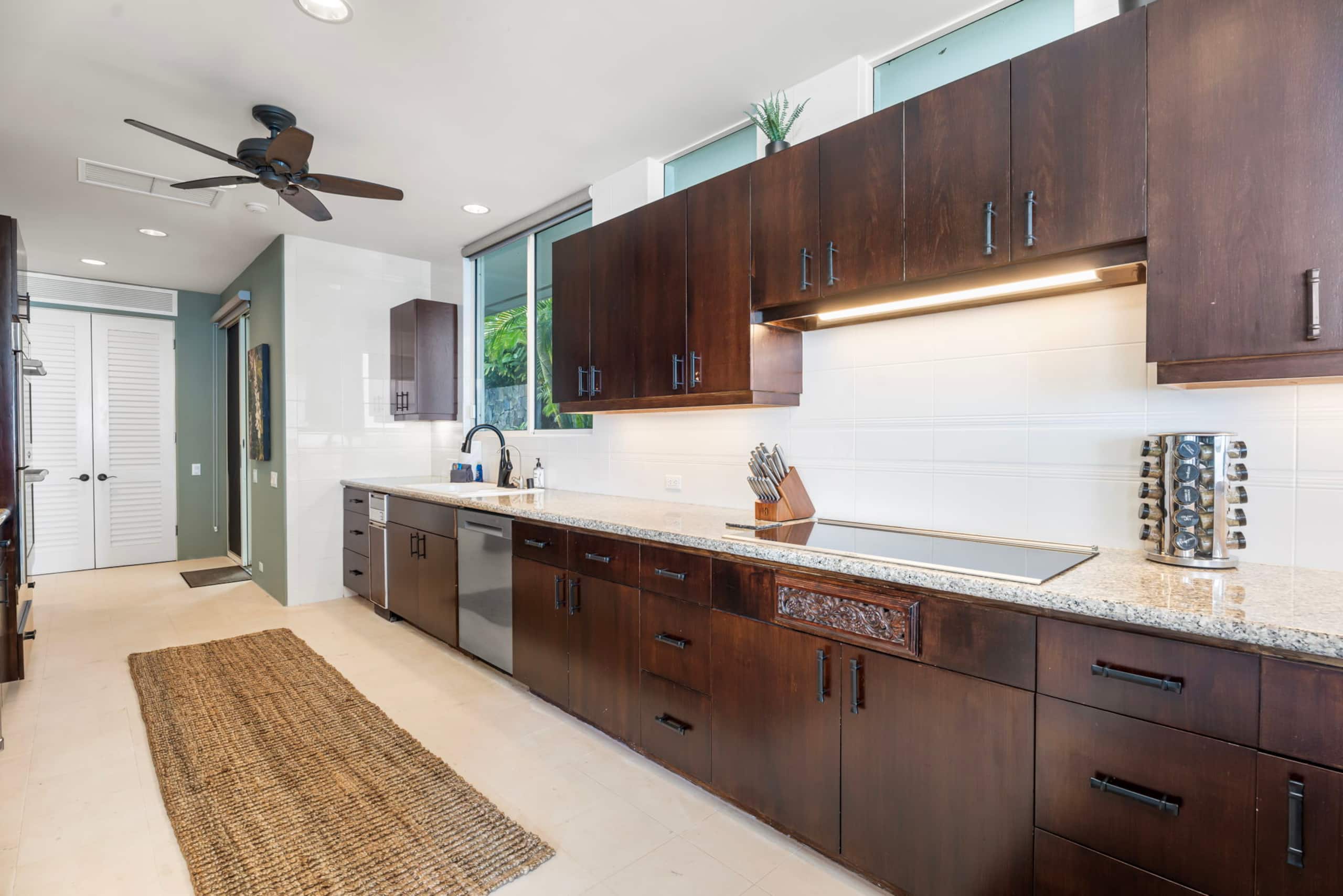 Home in Kailua-Kona · ★5.0 · 3 bedrooms · 5 beds · 3.5 baths - Image 36