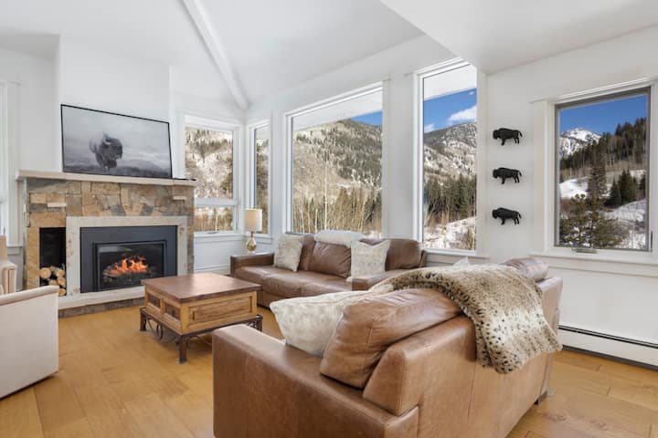 Living area with mountain views