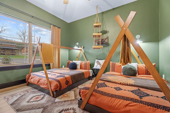 Dormitorio dos en el nivel principal: ¡ideal para niños y adolescentes! Dos camas completas en tipi, baño privado