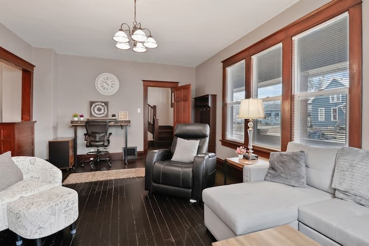 The Porch, 1 Bdr Craftsman - Michigan City, IN