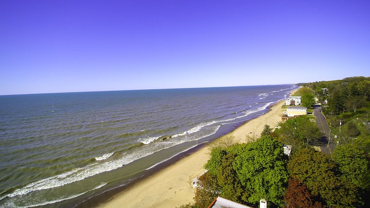 The Porch | Craftsman Charm & Steps To Downtown - Michigan City, IN