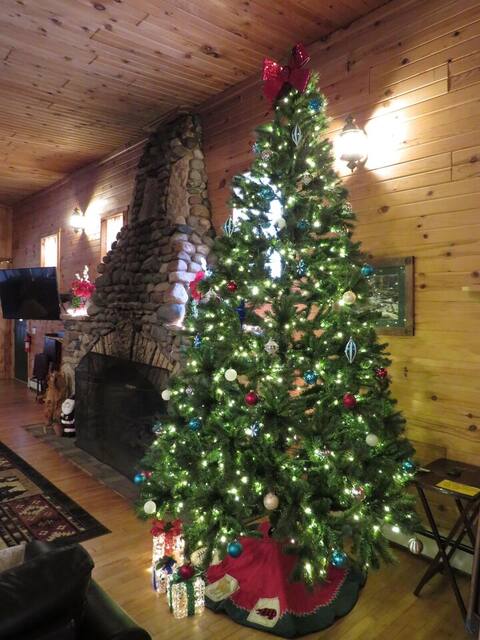 Rapid River Lodge:Perfect Holiday Getaway!