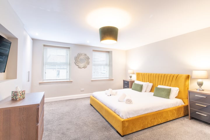 Брачна спална соба 