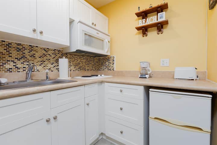 Beacon At Surf City | Retreat Near Beach & Pools - Surf City, NC