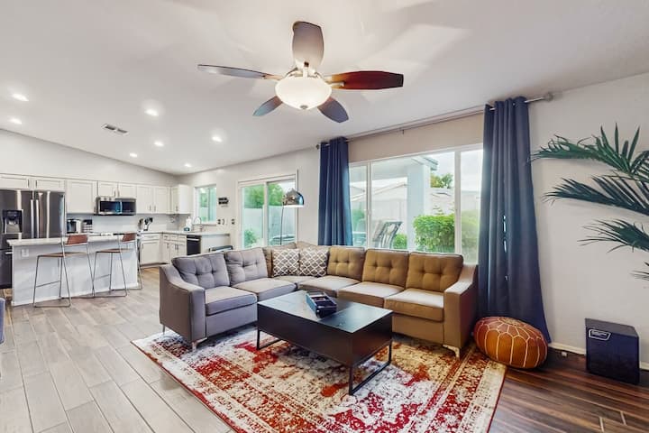 2br Home With Office, Enclosed Yard, Fireplace, Ac - Goodyear, AZ