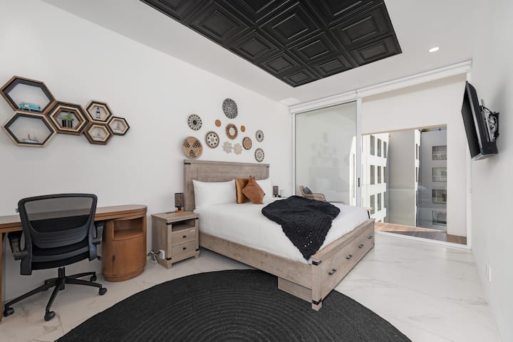 4br/4ba Cabo Condo | Gym | Steps To Beach & Marina - Cabo San Lucas