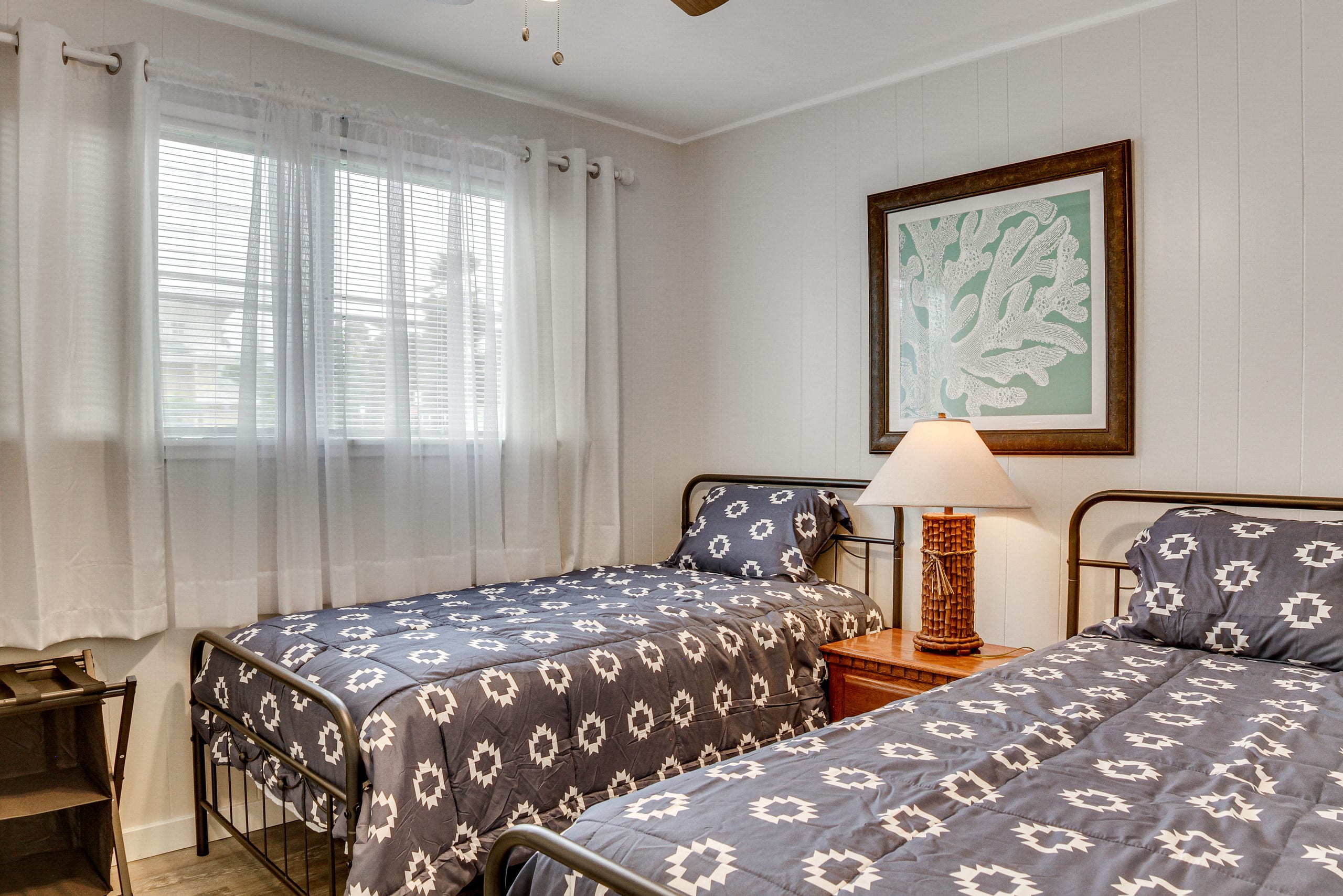 Condo in Hilo · ★4.88 · 2 bedrooms · 3 beds · 1 private bath - Image 15