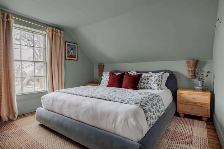 Chumba cha Kulala cha Nne | Kitanda cha King | Ghorofa ya Pili