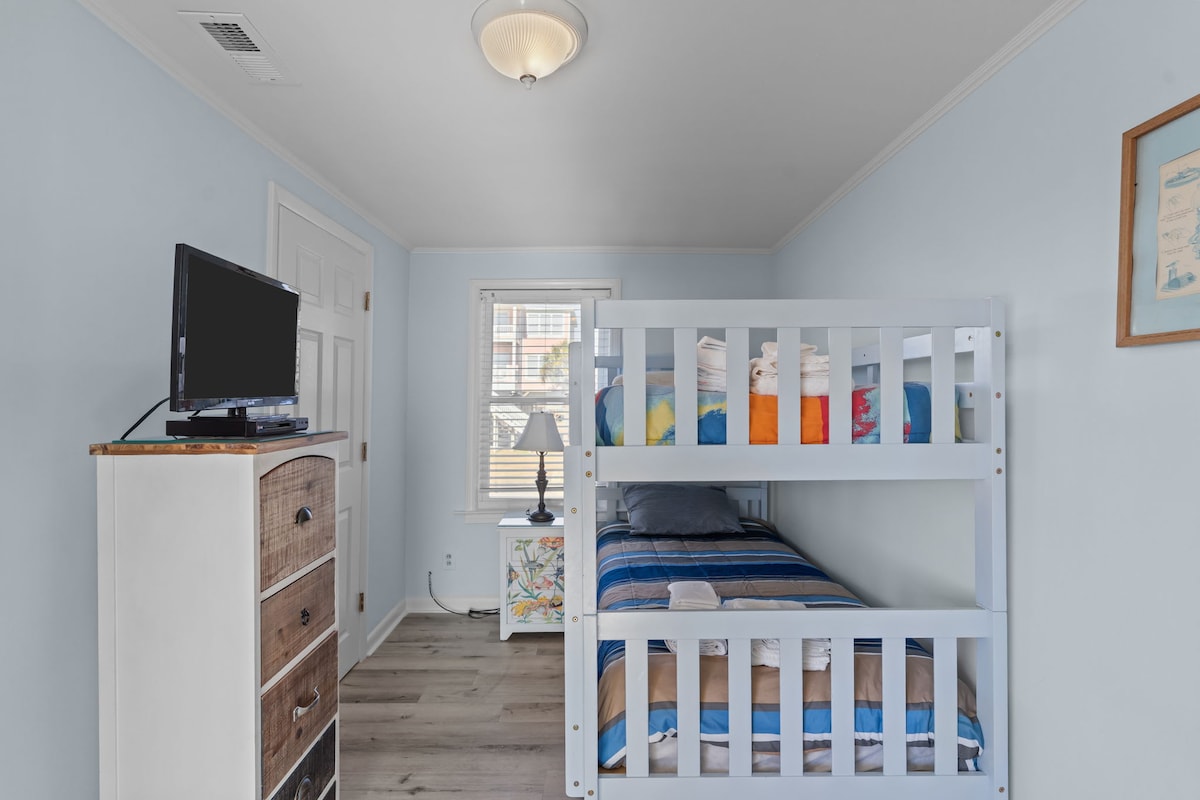 Stapelbed met eigen badkamer