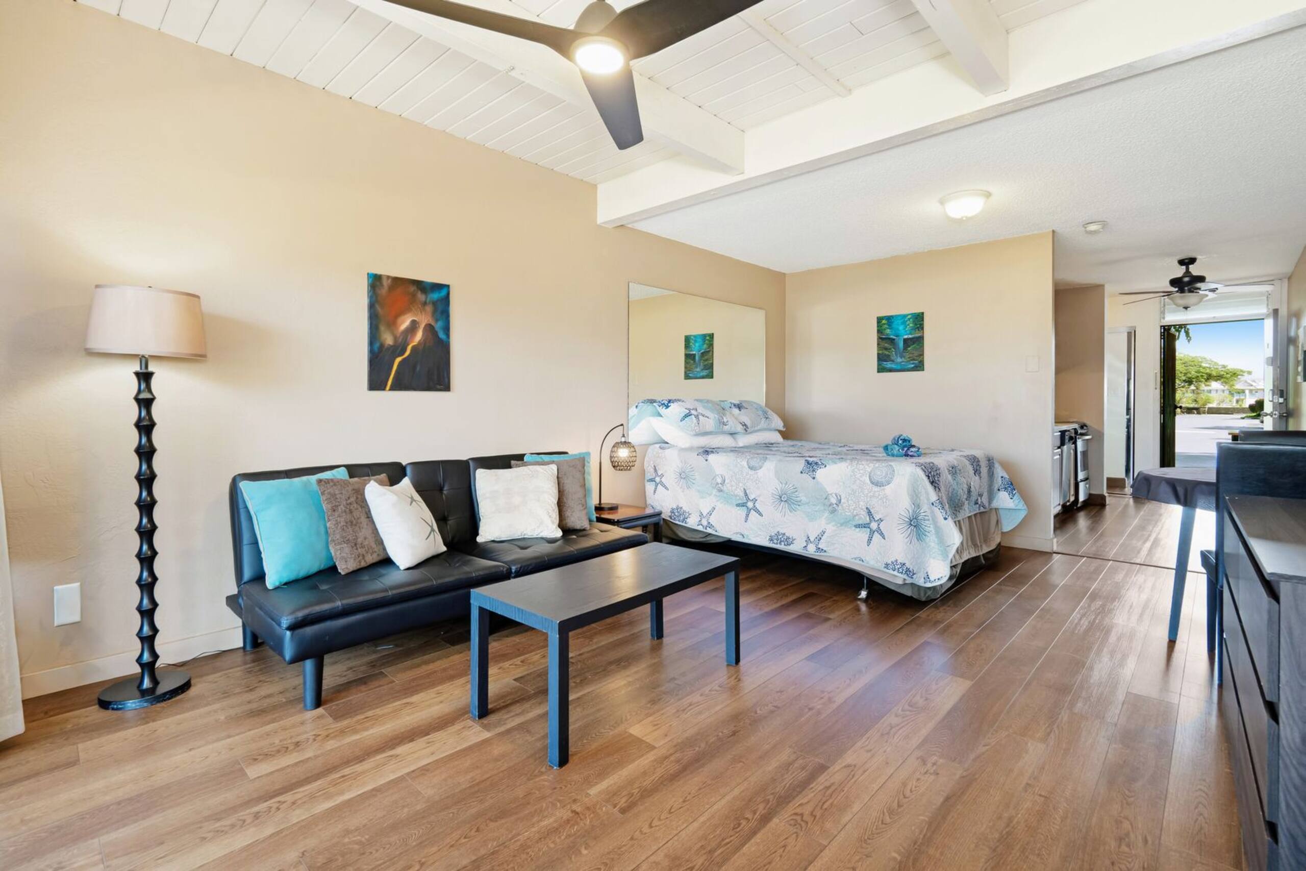 Updated studio, across from the beach - KBS A107 - Image 39