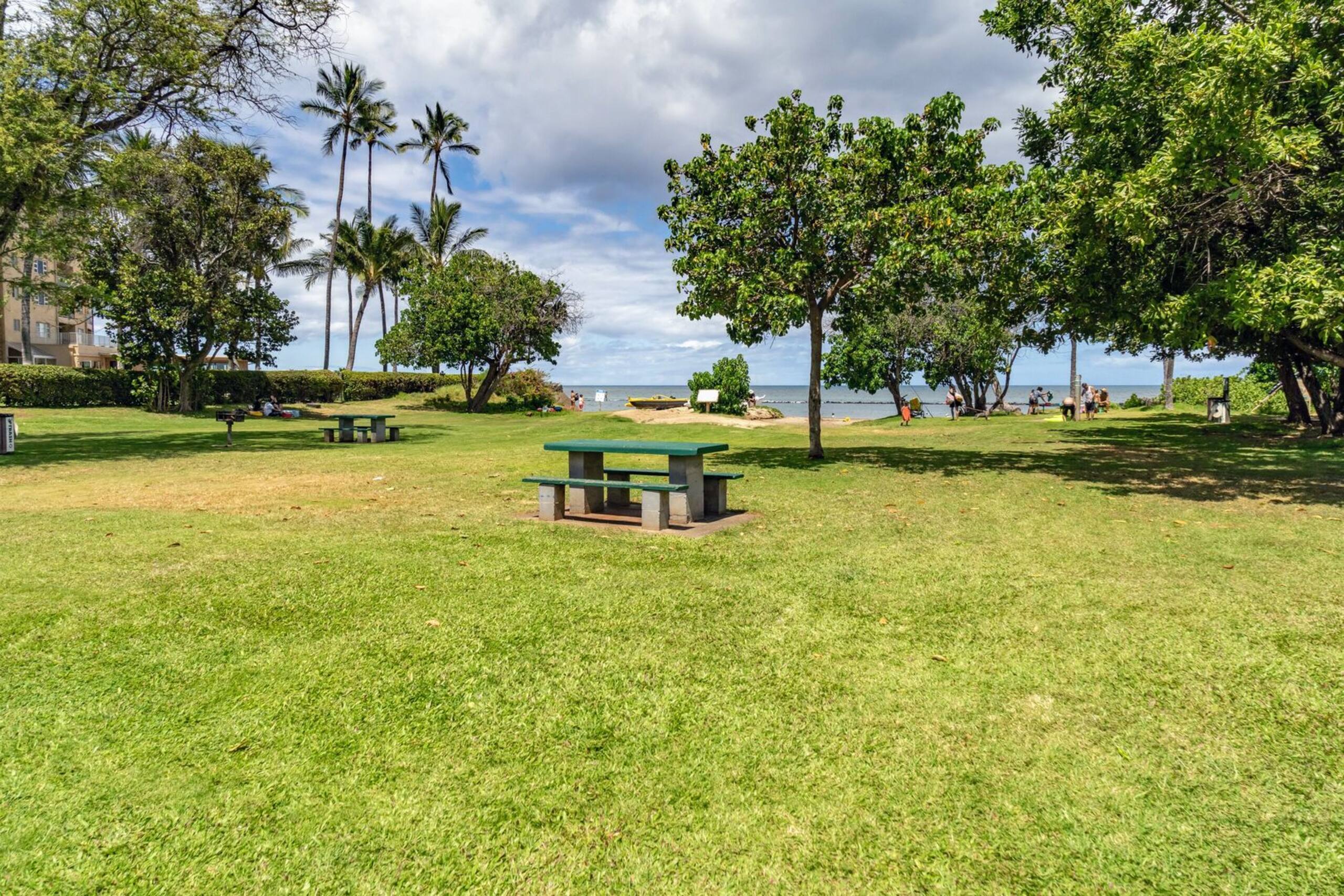 Updated studio, across from the beach - KBS A107 - Image 75